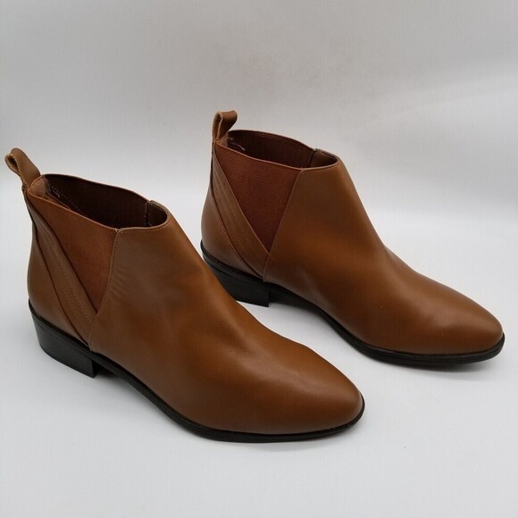 Bella Vita Women Brown Leather Raddix Ankle Bootie 7 WW - Picture 4 of 9